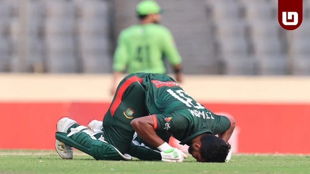 সিরিজ নির্ধারণী ম্যাচে তামিমের শতক, চ্যালেঞ্জিং স্কোর বাংলাদেশের