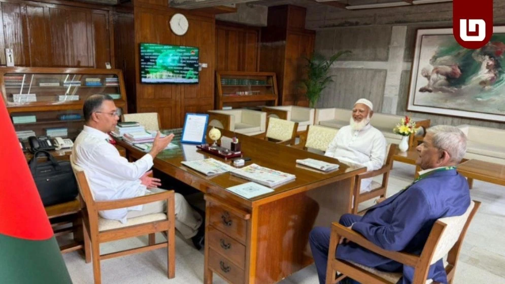 প্রধানমন্ত্রীর সঙ্গে বিরোধীদলীয় নেতার সৌজন্য সাক্ষাৎ