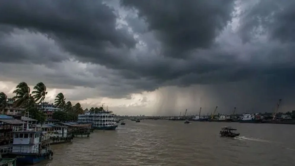 সাগরে লঘুচাপ ঘনীভূত, ৬ অঞ্চলে ঝোড়ো হাওয়াসহ বৃষ্টির আভাস