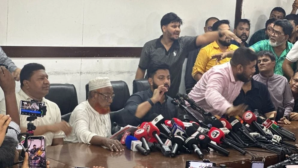 ‘কিছুটা সত্য, কিছুটা অতিরঞ্জিত’: গণমাধ্যম নিয়ে ইশরাকের সমালোচনা