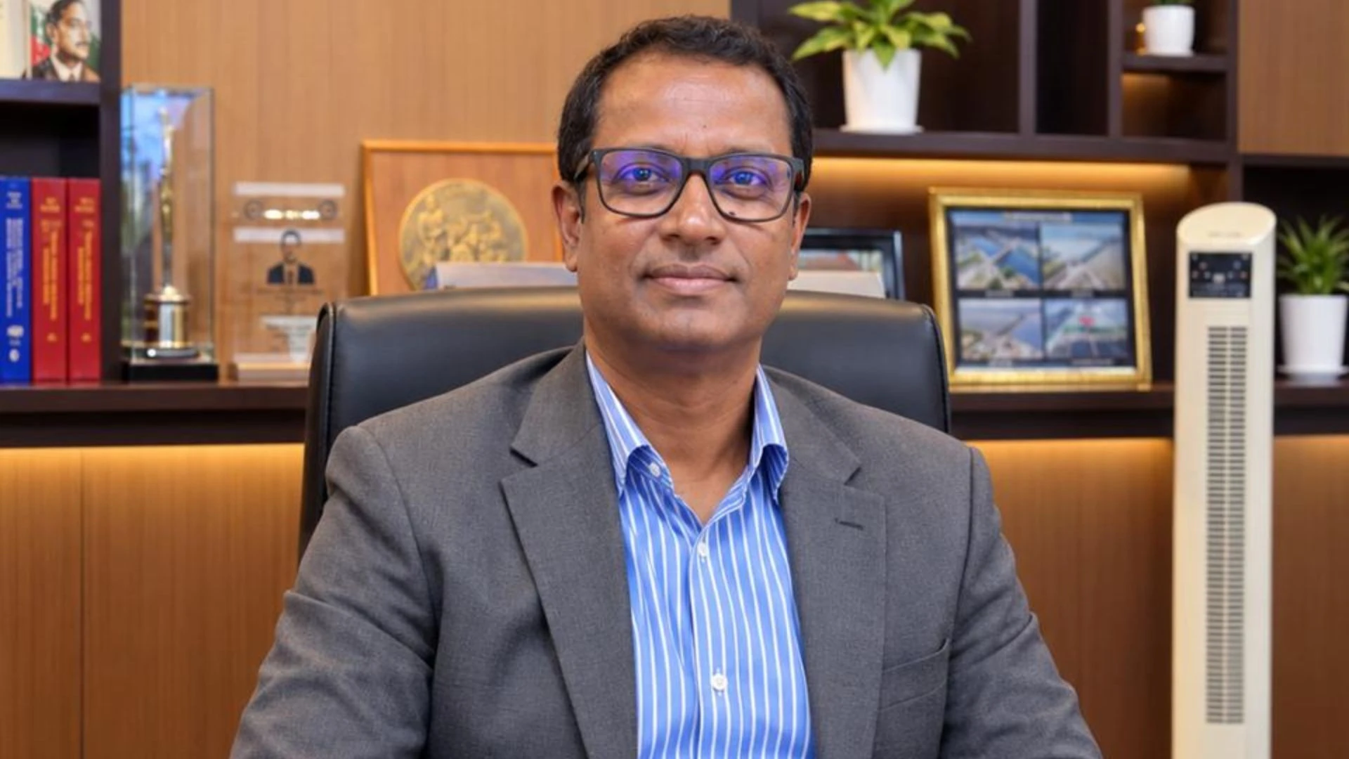প্রধান প্রকৌশলী মোঃ মনিরুজ্জামানের নেতৃত্বে এগিয়ে যাচ্ছে সওজ